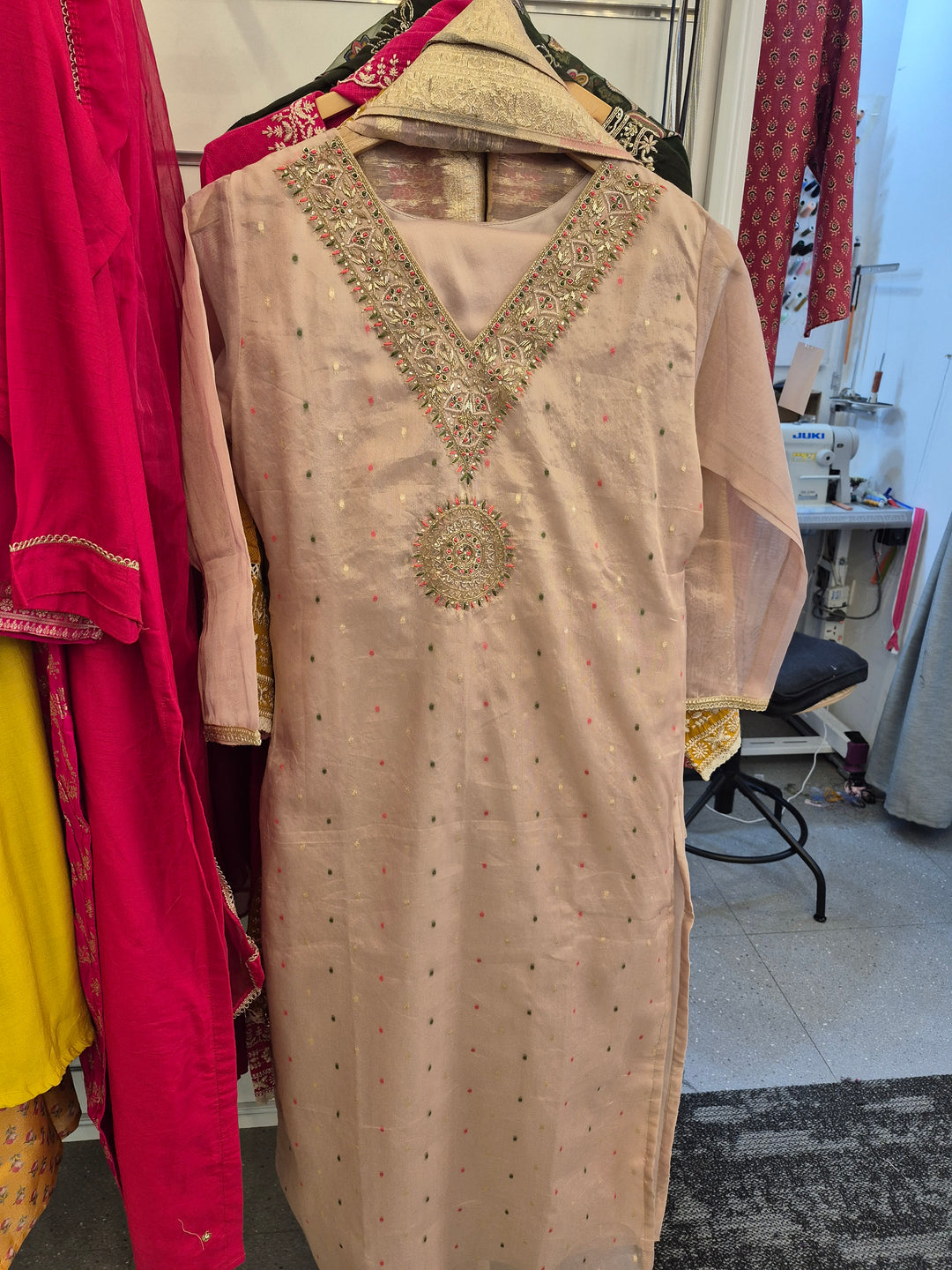 DUPATTA SET NUDE PINK