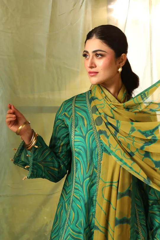 UNSTITCHED-04A,3 Pc Unstitched Embroidered Lawn Suit