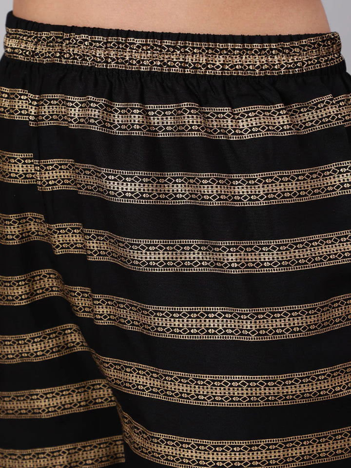 DUPATTA SET-Gold Printed Straight Kurta, Pant and Dupatta