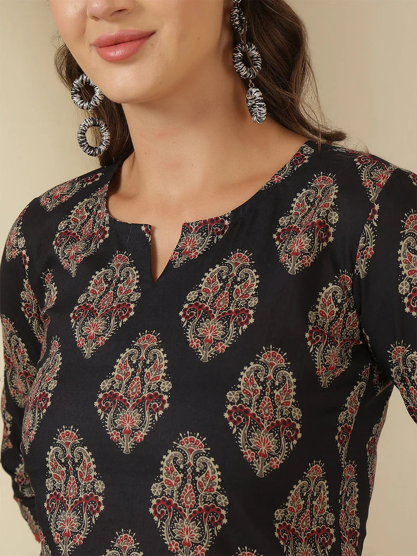 TOP-Black Printed Straight