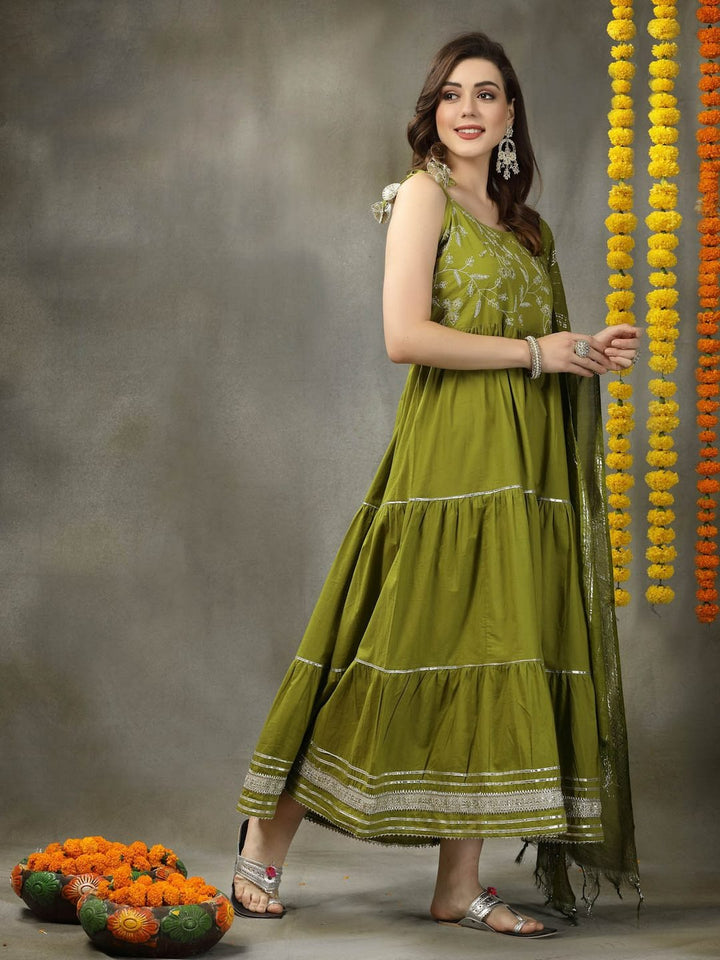 DUPATTA SET-Embroidered Cotton Tiered Kurta with Dupatta