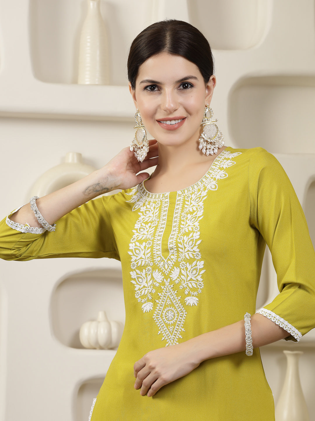 KURTA-Green Solid & Embroidered Rayon Straight