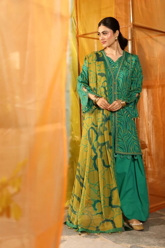 UNSTITCHED-04A,3 Pc Unstitched Embroidered Lawn Suit