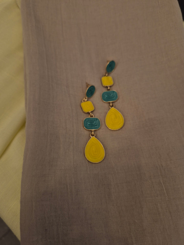 EARRINGS-B