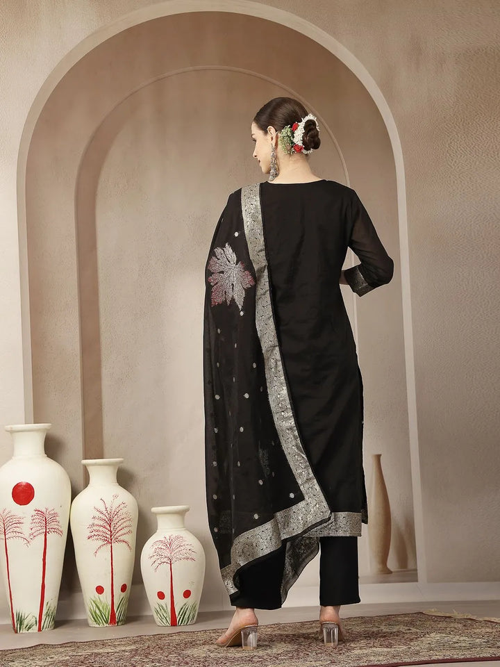 DUPATTA SET-Black Chanderi Silk Floral straight Kurta Set with Dupatta