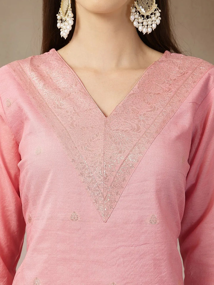 DUPATTA SET-Peach Chanderi Silk Floral Straight Kurta Set with Dupatta