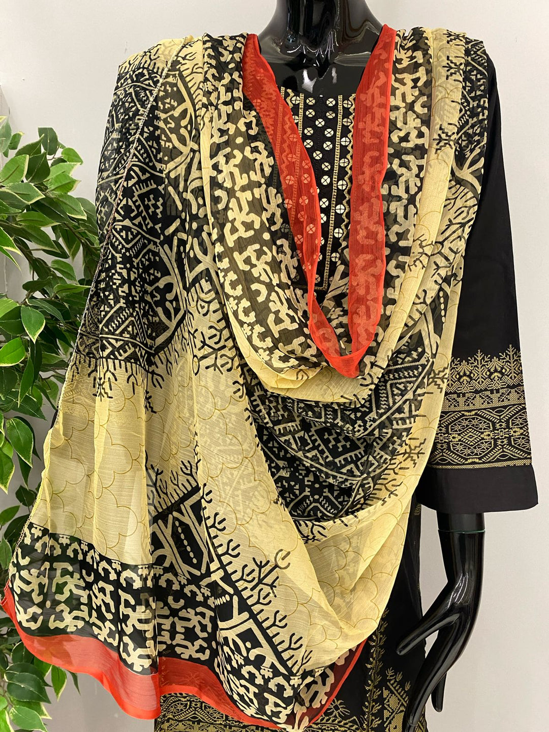 DUPATTA SET - Black color with Zari work Dupatta set