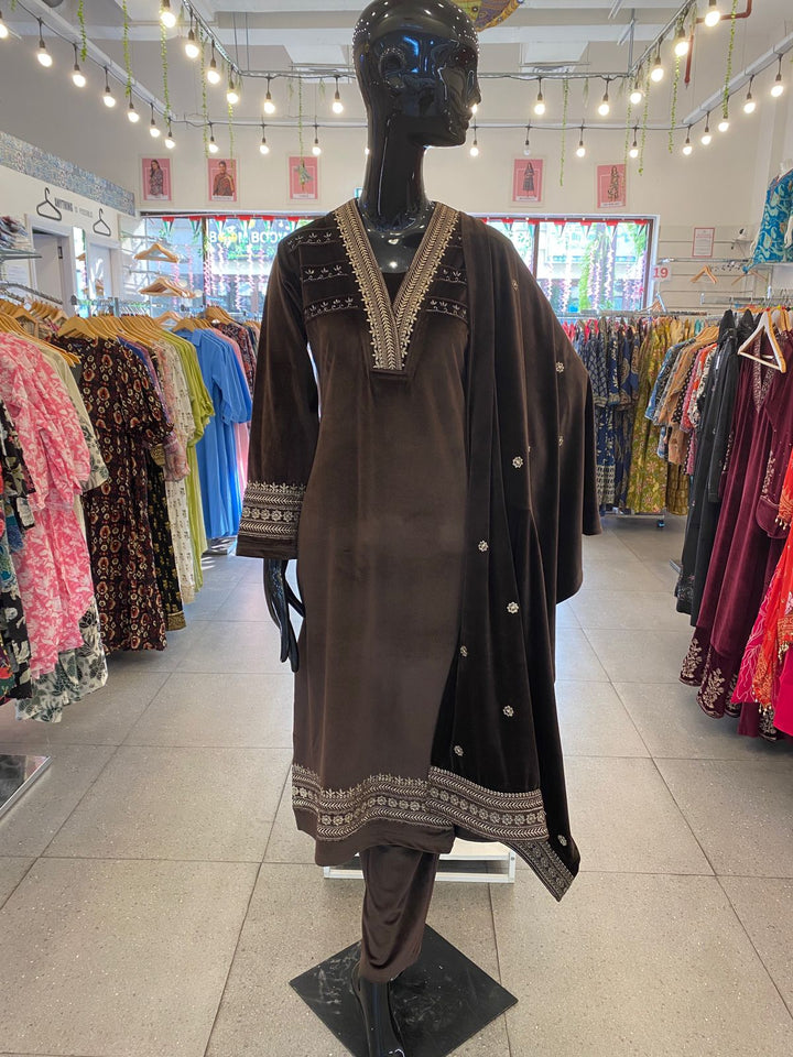 DUPATTA SET - Lux Velvet Chocolate brown 102402