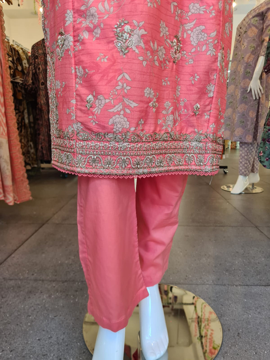 DUPATTA SETS-Straight Emb Peach