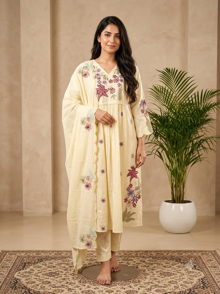 DUPATTA SET Creamish Floral Emb.