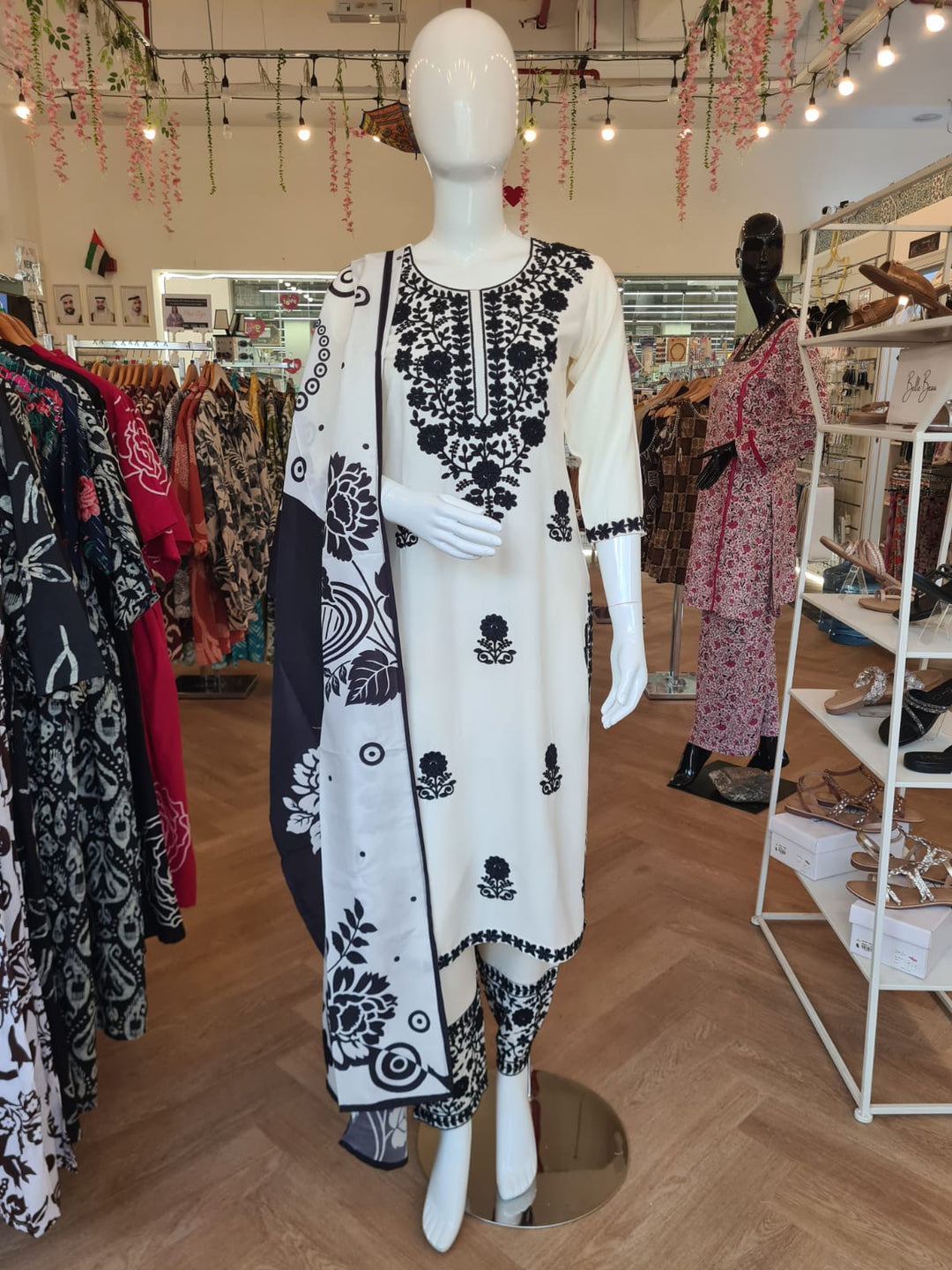 DUPATTA SET White Black Embroidery