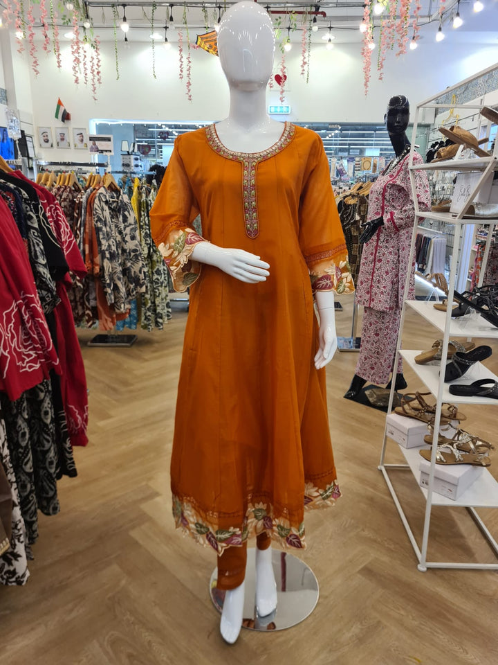 DUPATTA SET Orange, Mirror Neckline