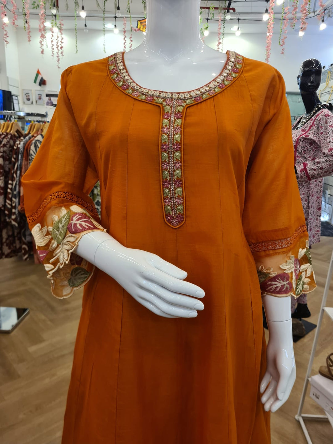 DUPATTA SET Orange, Mirror Neckline