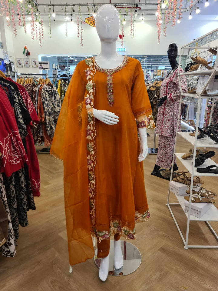 DUPATTA SET Orange, Mirror Neckline