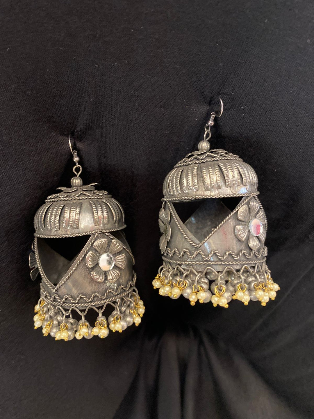 EARRINGS-B