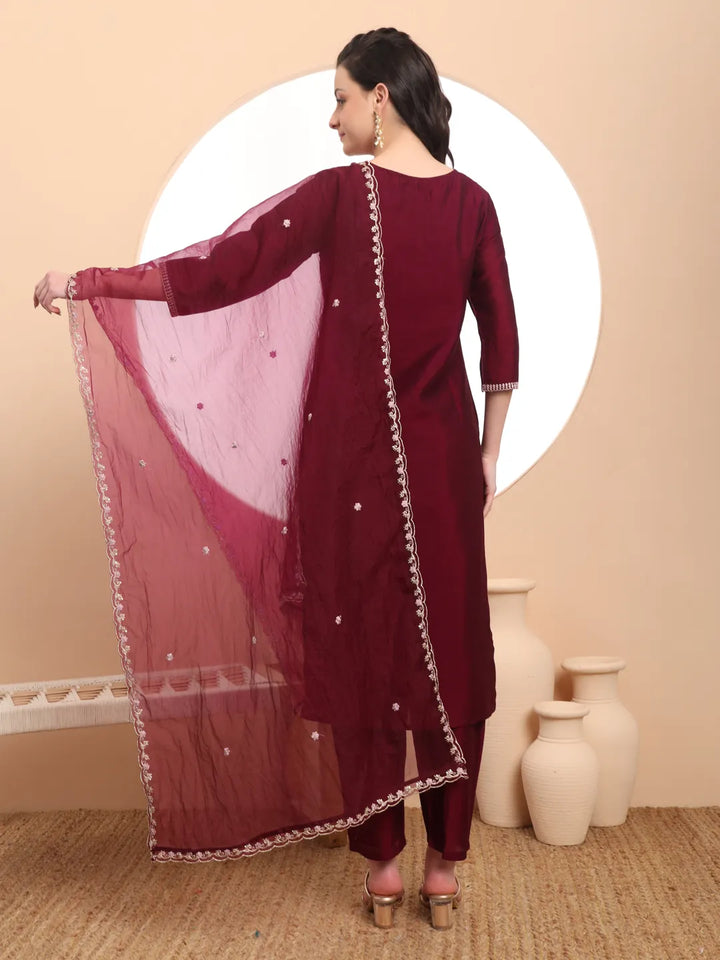 DUPATTA SET-Brndy Embroidered Solid Kurta Set with Dupatta