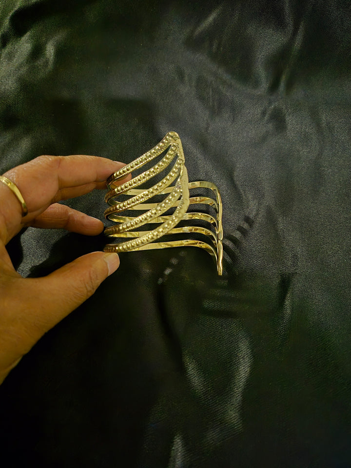 BANGLE - GOLDEN, FREE SIZE