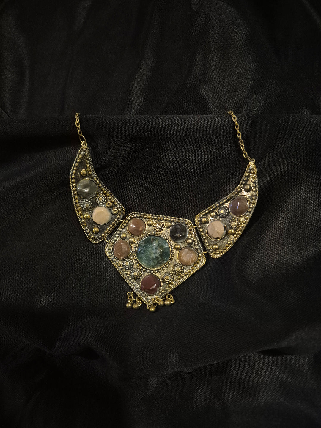 NECKLACE - COLORED STONES