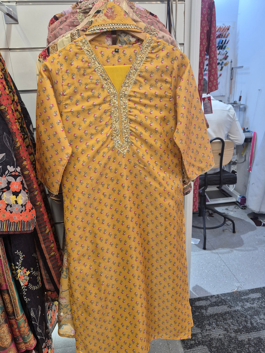 DUPATTA SET EMBROIDERED CHANDERI