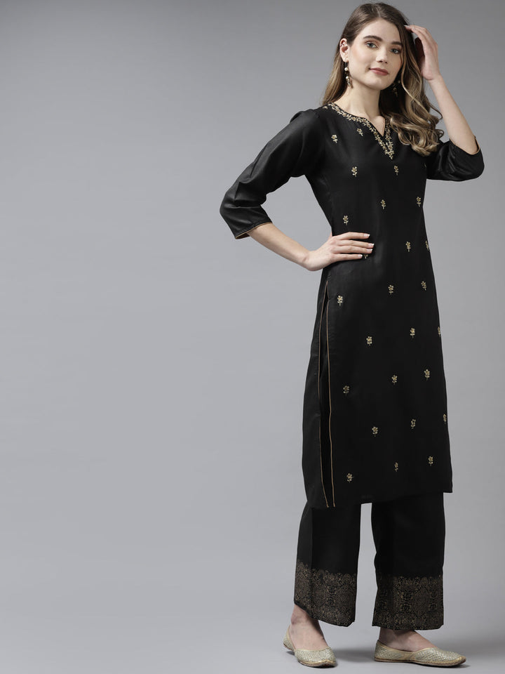 DUPATTA SET - Black kurta set with beautiful gotta patti detailing